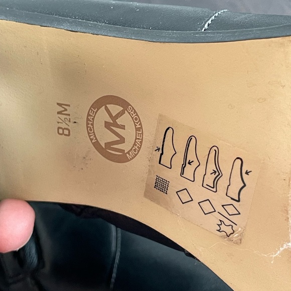 Michael Kors black leather ankle boots - Picture 6 of 8